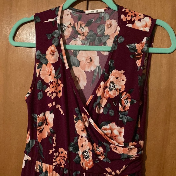 Floor Length Floral Lux & Co Dress - Picture 2 of 3